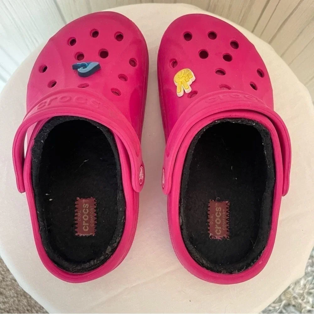 GIRLS CROCS Bright Pink with‎ Black Fur Lining, Size J1-3